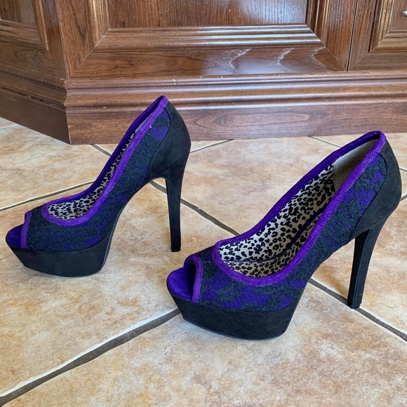 Jessica Simpson Damien Platform Pumps - Picture 2 of 10